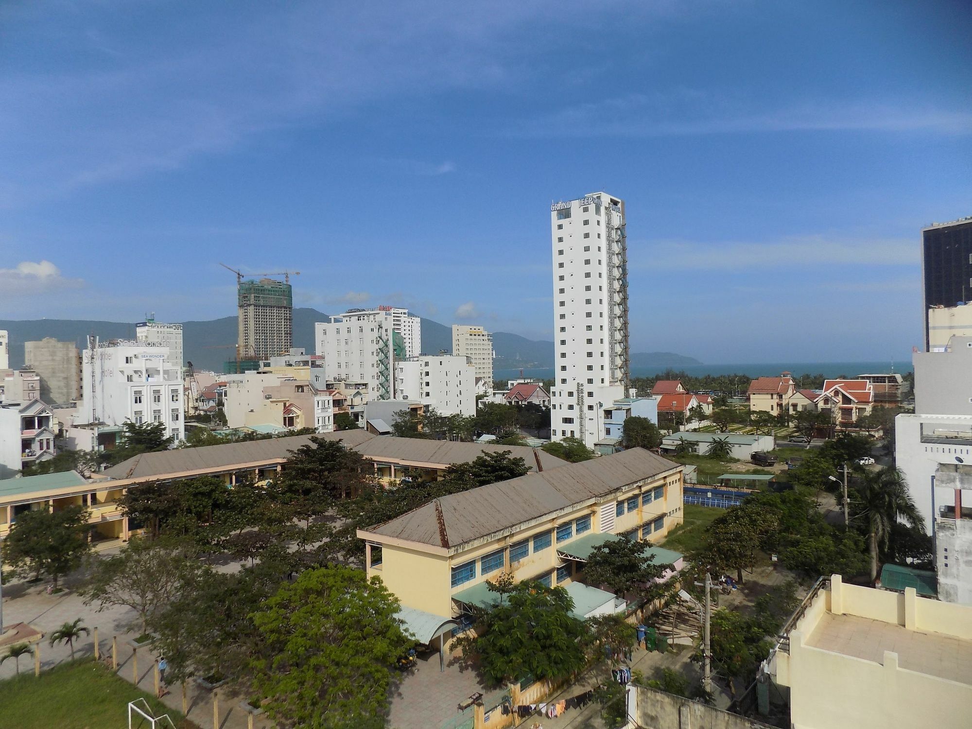 La Suite Hotel Danang Exterior photo